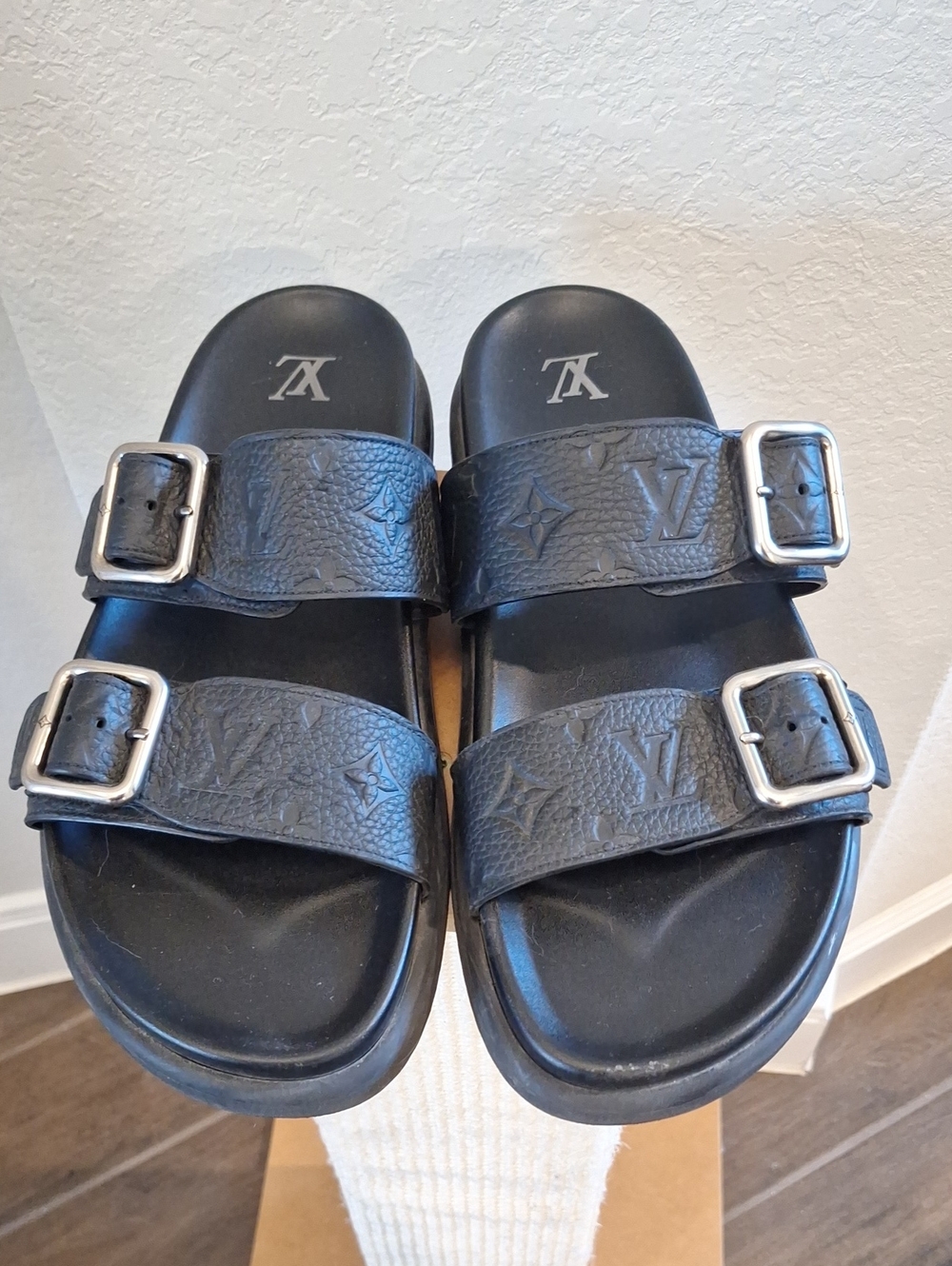 Louis Vuitton LV Venice Mule Black Monogram Grained Calf Leather Size 10